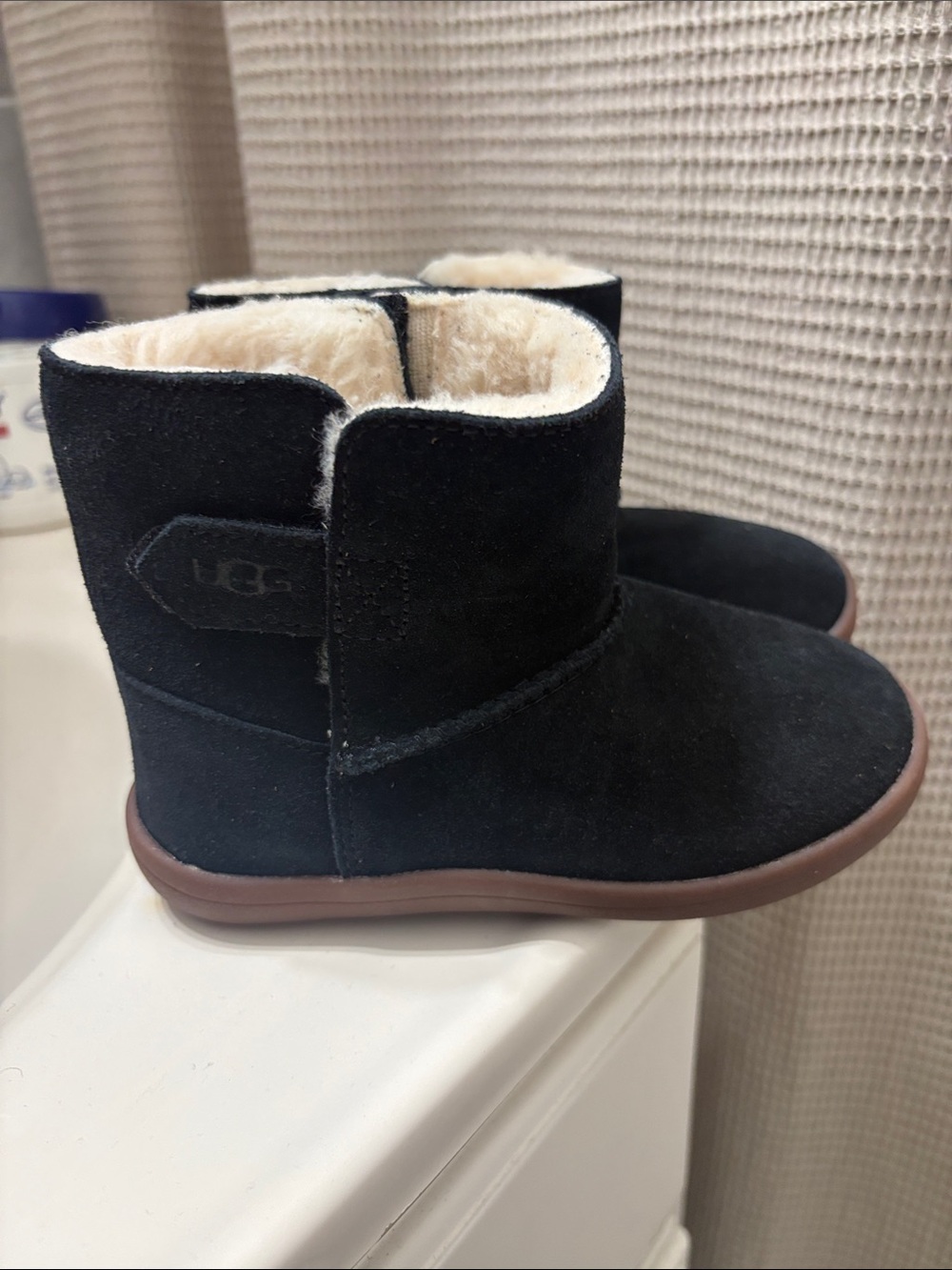 UGG toddler   Black Suede Shearling Booties NWOB